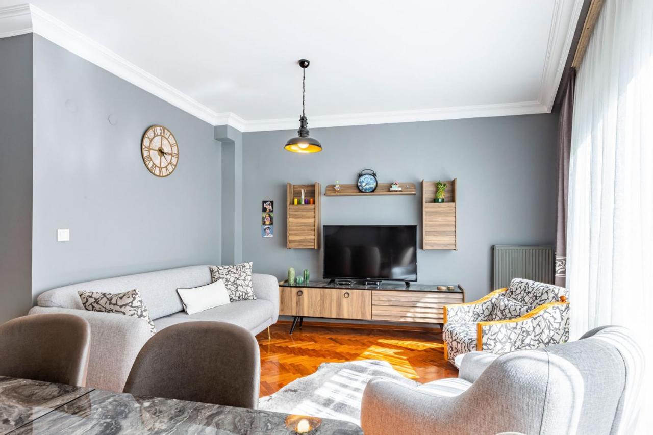 Stylish In Moda Near Popular Attractions With Balcony Apartament